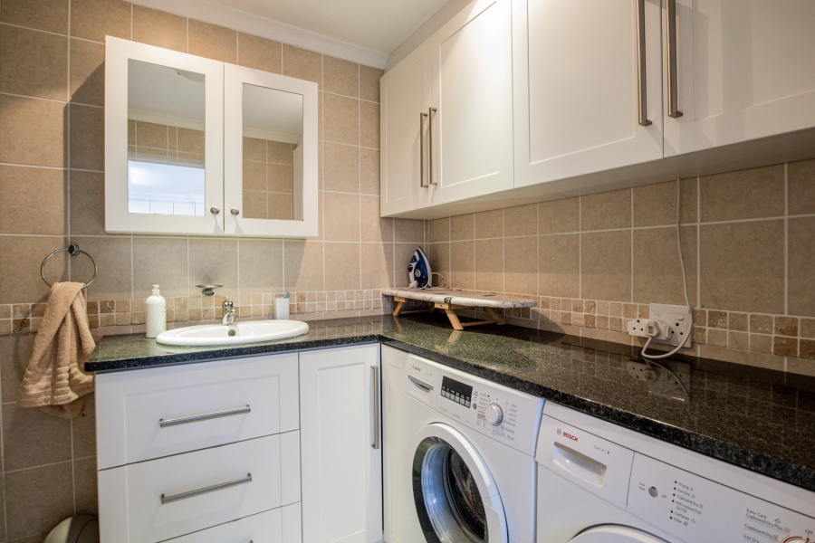 To Let 2 Bedroom Property for Rent in Rondebosch Western Cape